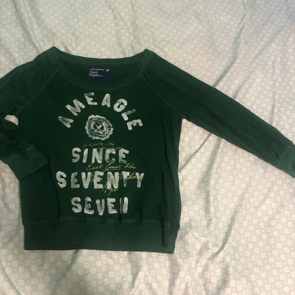Green Quarter length sleeve top